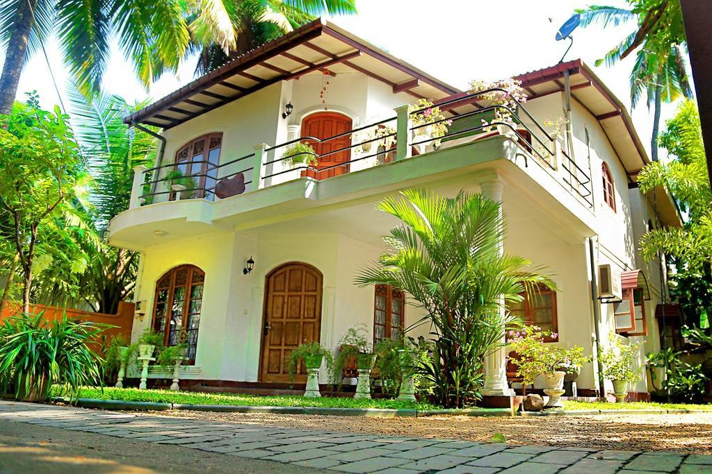 Holiday Nest Bed & Breakfast Wadduwa Exterior foto