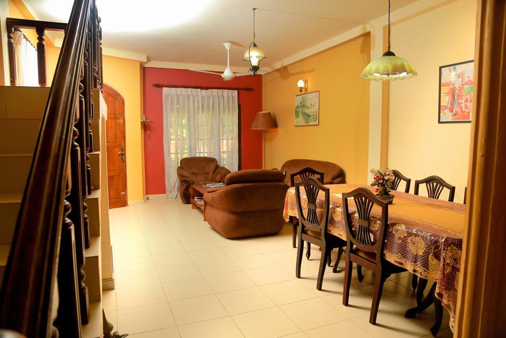 Holiday Nest Bed & Breakfast Wadduwa Exterior foto