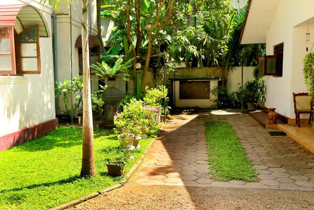 Holiday Nest Bed & Breakfast Wadduwa Exterior foto