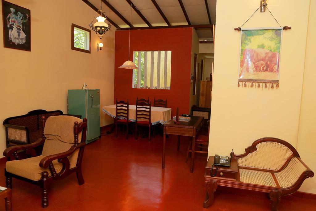 Holiday Nest Bed & Breakfast Wadduwa Exterior foto
